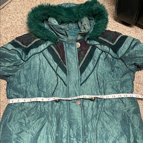 Vintage 80s/90s Teal Hooded velvet accent Coat with faux Fur Trim - Picture 5 of 12
